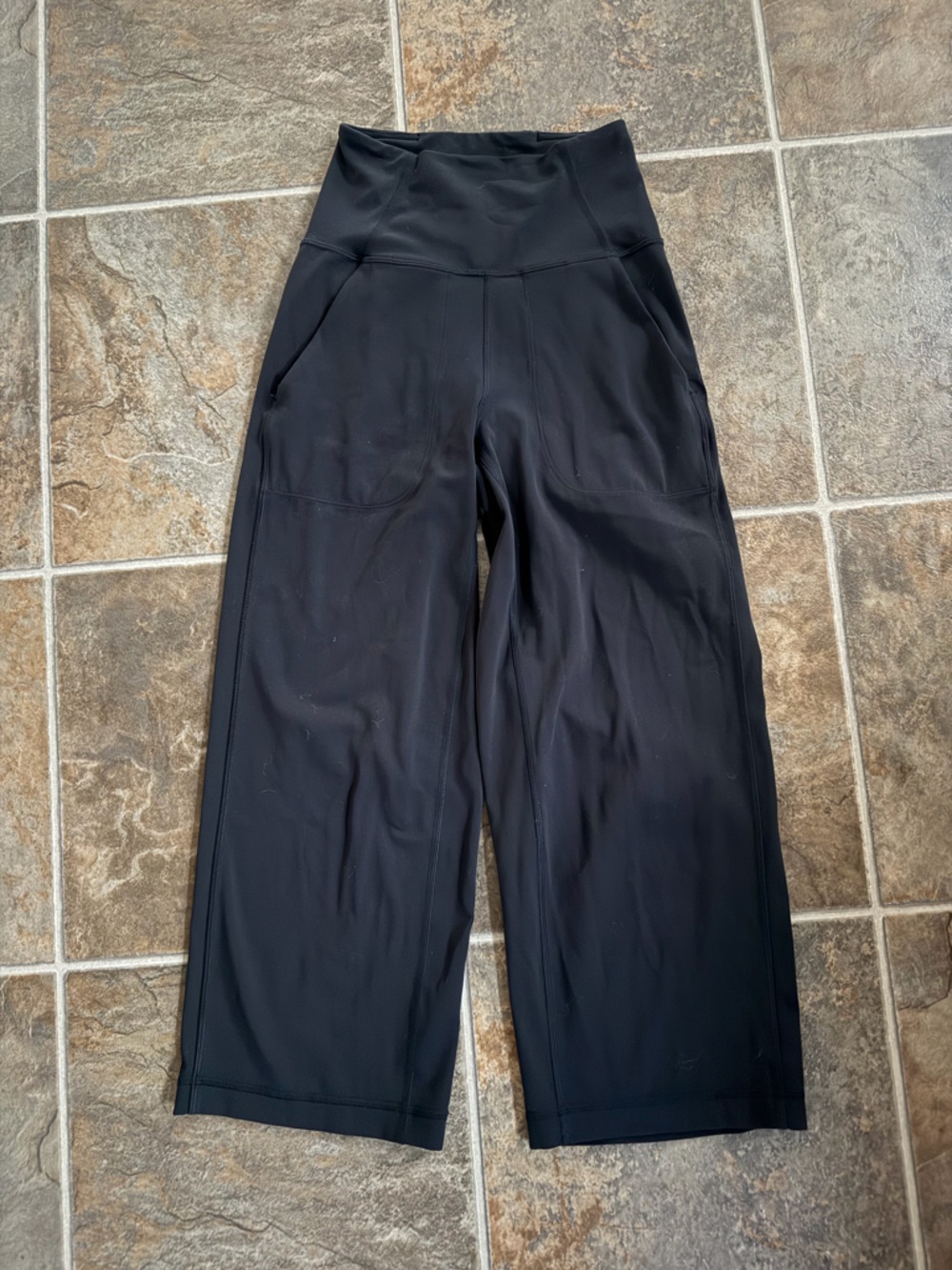 lululemon athletica High-Rise Wide Leg Black Cropped Pants size 0